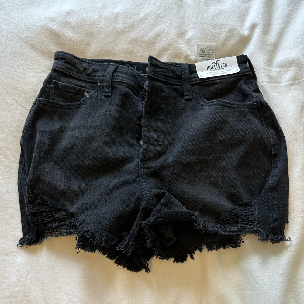 Black Hollister shorts